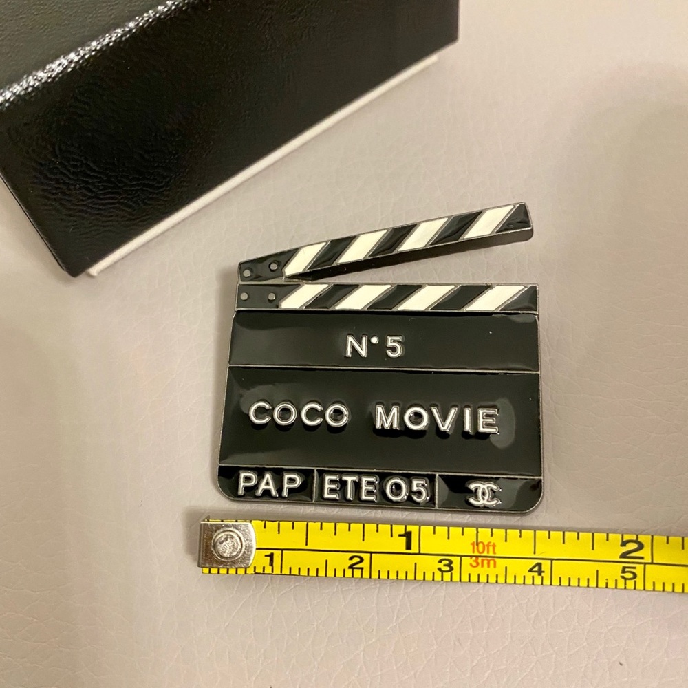 Authentic Chanel brooch - Picture 3 of 7